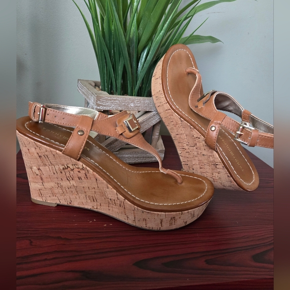 Tommy Hilfiger Wedge Sandals sz 6 1/2 M - Picture 4 of 7